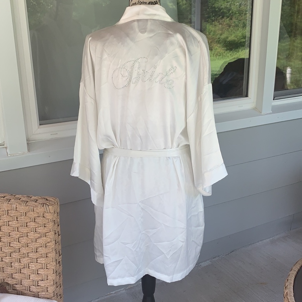 Victoria secret bridal silk robe - Picture 7 of 10